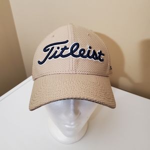 TITLEIST GOLF Men's Fitted Hat/Cap FootJoy Pro V1 Large/X-Large Embroidered. Hat